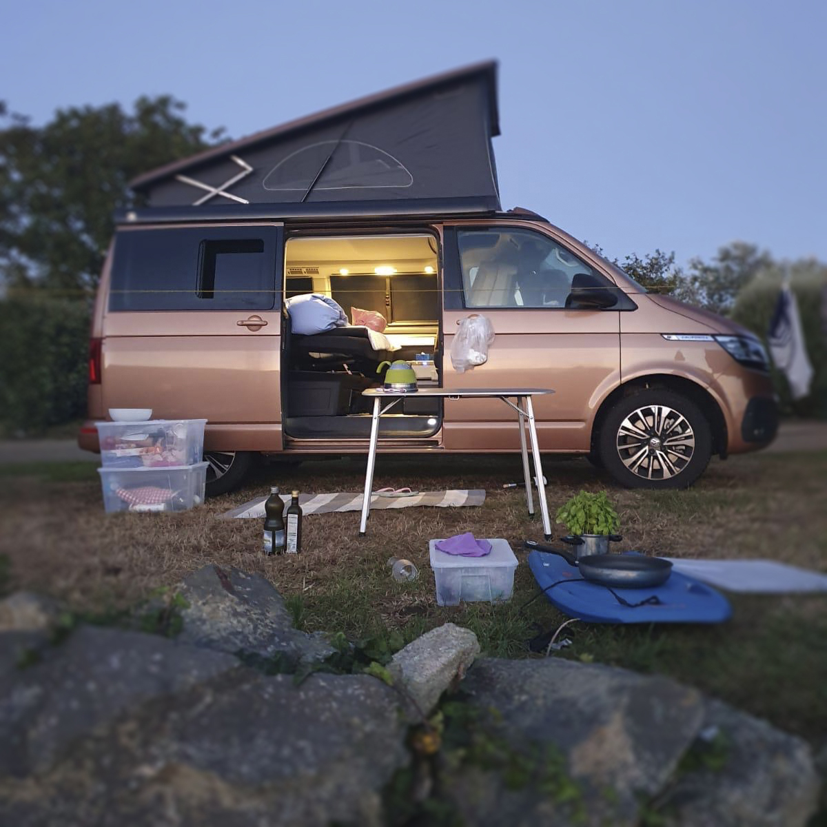 Auffahrkeile am VW t6 Fahrradträger  Campingbus ausbau, Vw campingbus,  Wohnmobilumbau